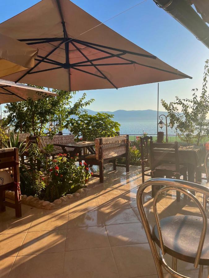 Tekada Hotel & Restaurant Vlorë Exteriör bild