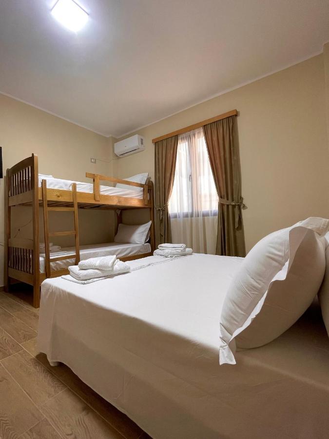Tekada Hotel & Restaurant Vlorë Exteriör bild